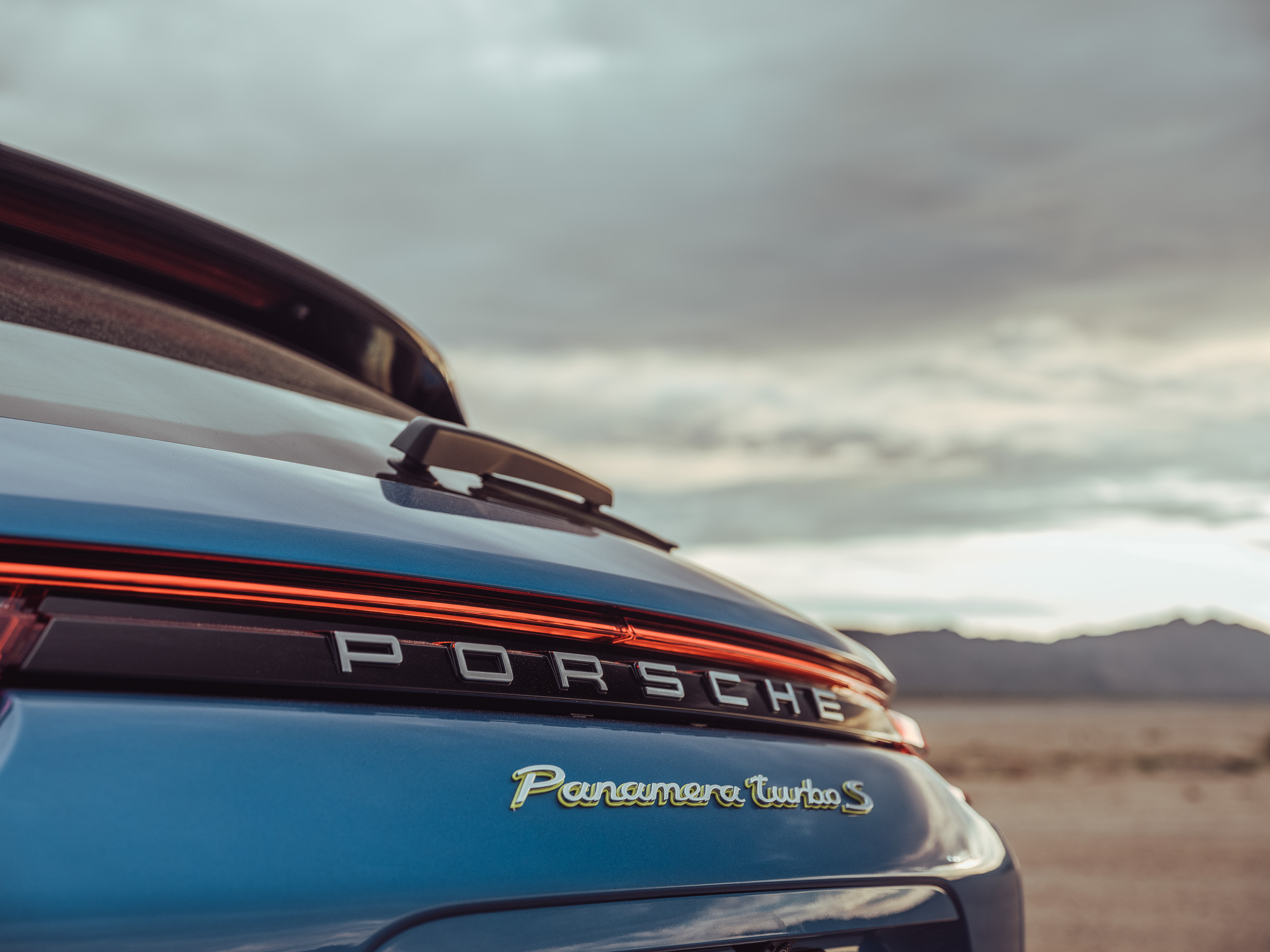 Porsche Panamera Turbo SE Hybrid
